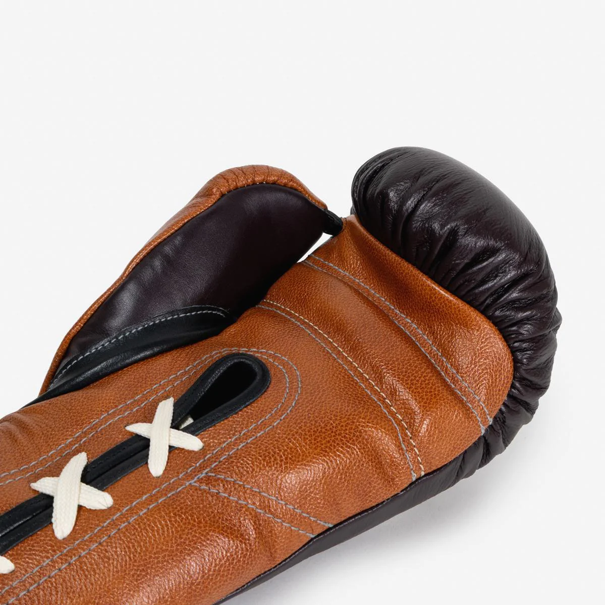 Boxing gloves Di Nardo with Laces 14 Oz Burgundy-cognac  - Image 9