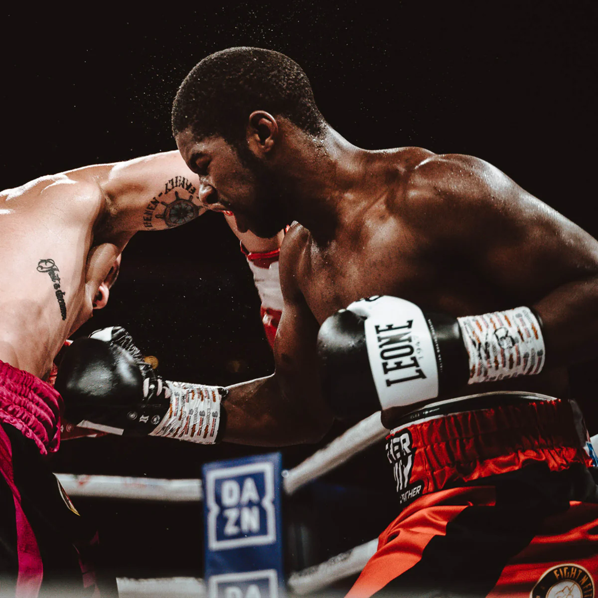 Boxing gloves Leone Shock GN047  - Image 10