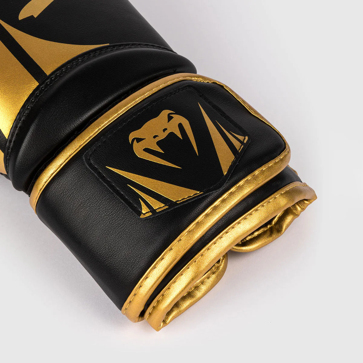 Boxing gloves Venum Challenger 2.5 Black-gold  - Image 3