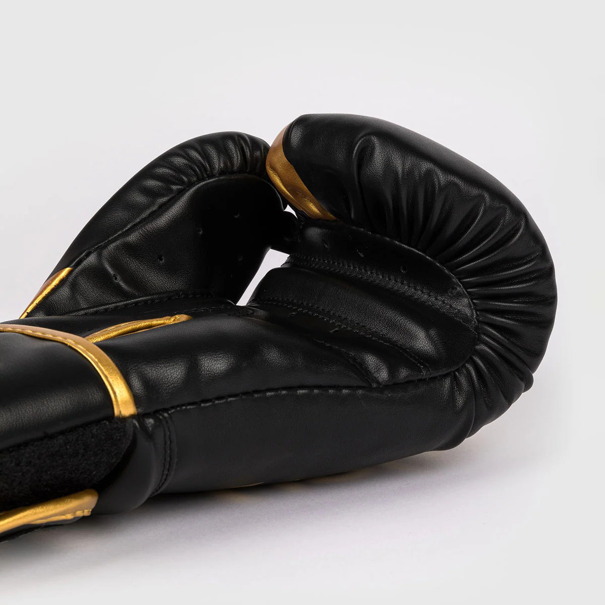 Boxing gloves Venum Challenger 2.5 Black-gold  - Image 4