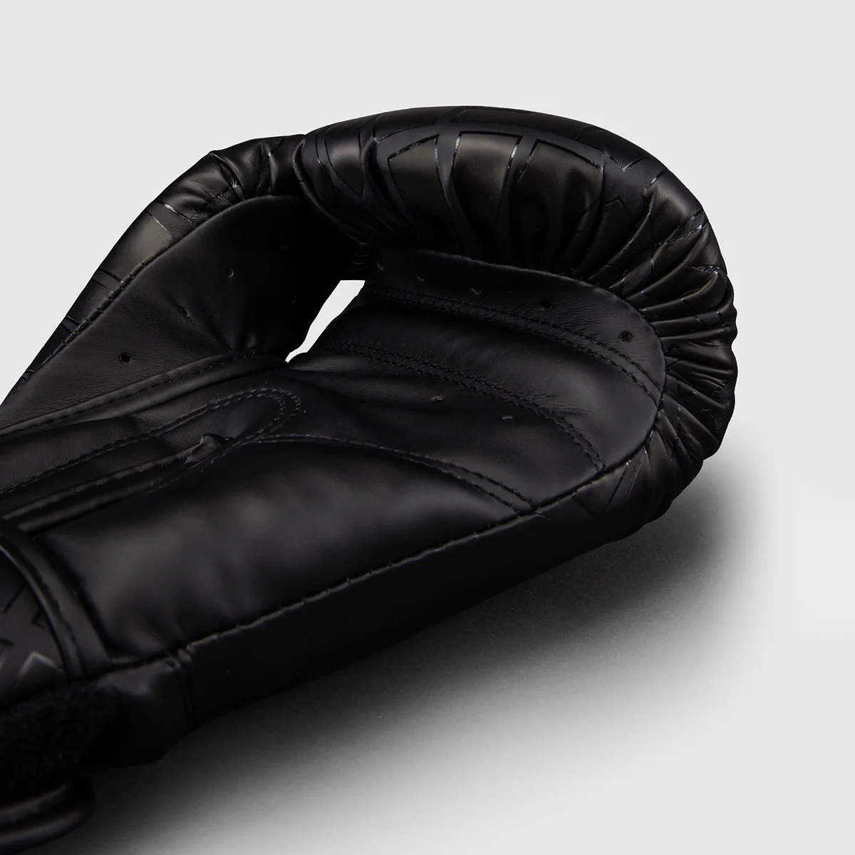 Boxing gloves Venum Contender 1.5 XT 3D Black-gold  - Image 4