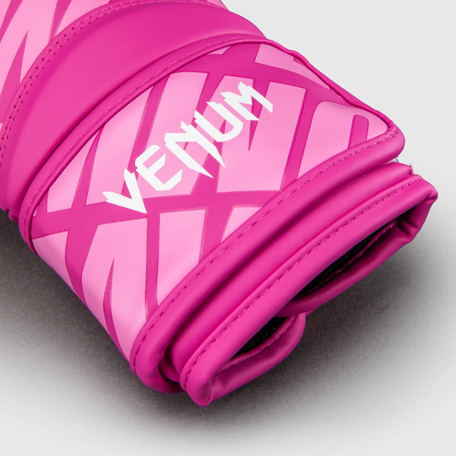 Boxing gloves Venum Contender 1.5 XT 3D Pink-white  - Image 4