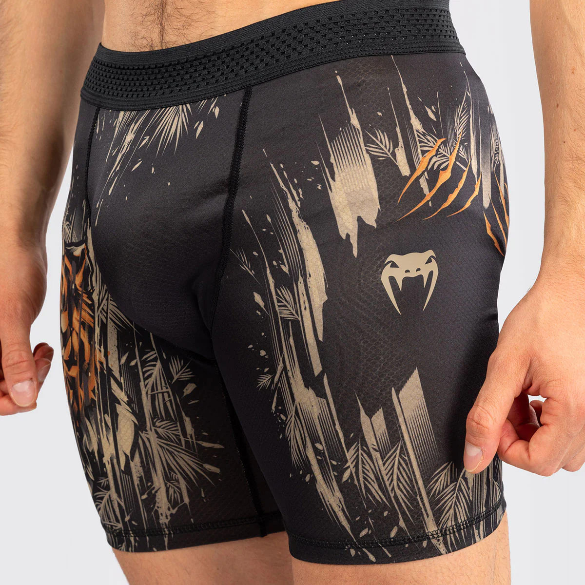 Compression Shorts Venum Black Tiger  - Image 4