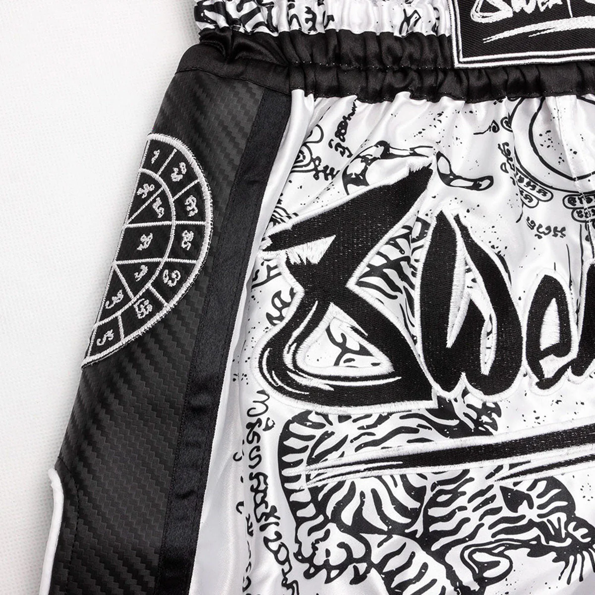 Kick-thai shorts 8 Weapons Carbon Sak Yant Tigers  - Image 10
