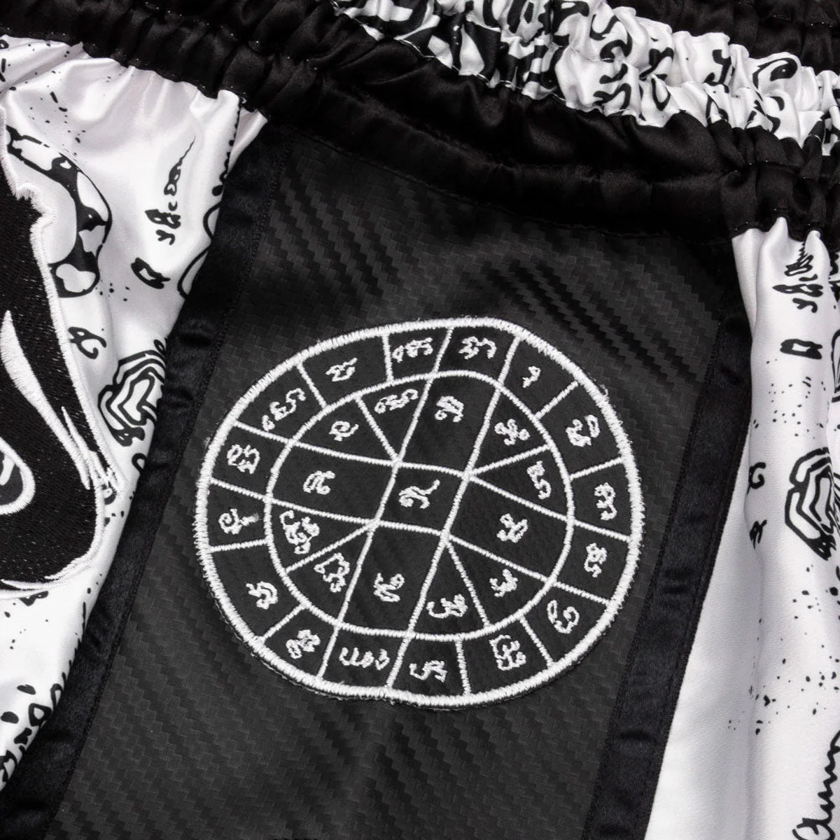 Kick-thai shorts 8 Weapons Carbon Sak Yant Tigers  - Image 11