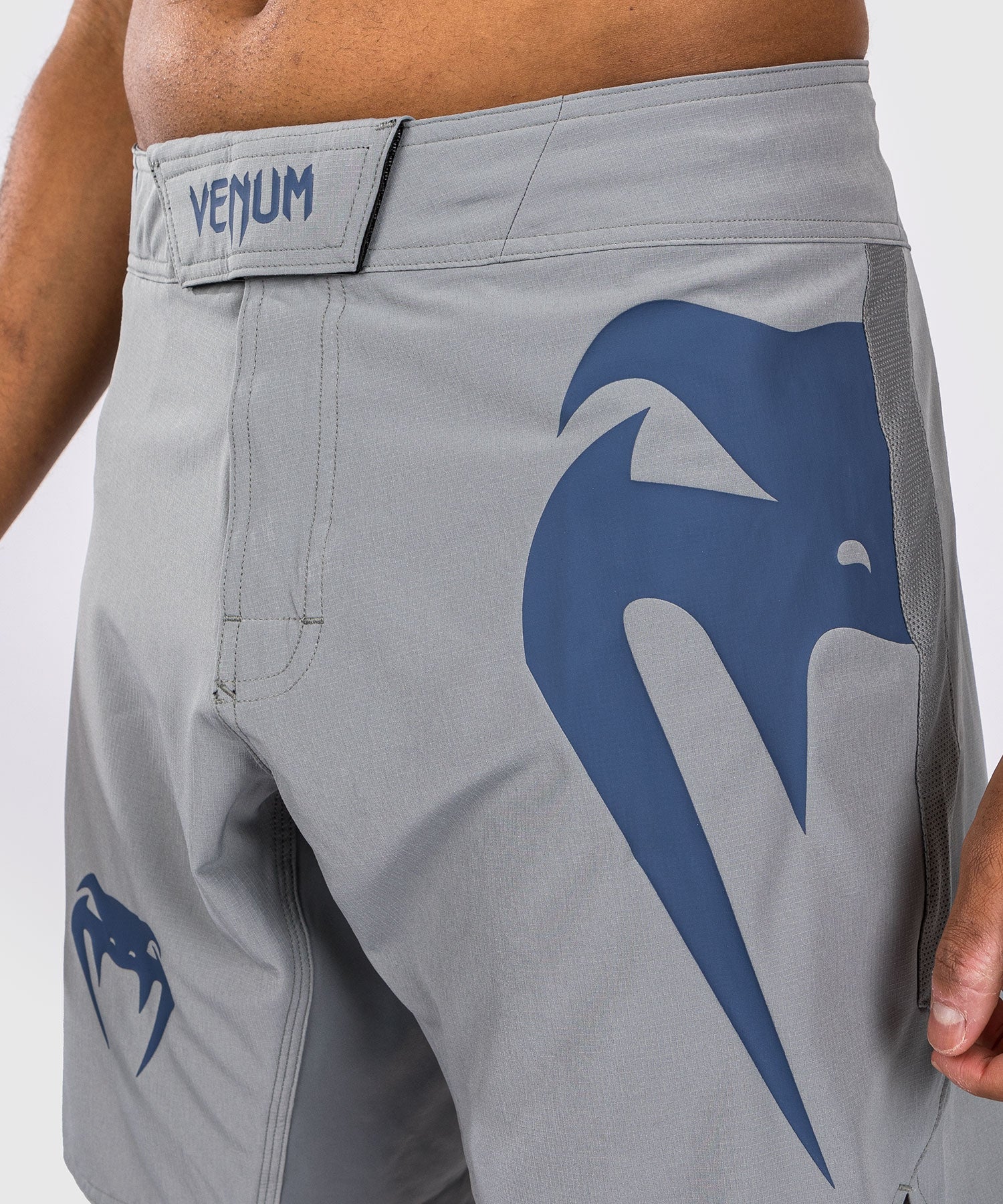 MMA shorts Venum Light 5.0  - Image 10
