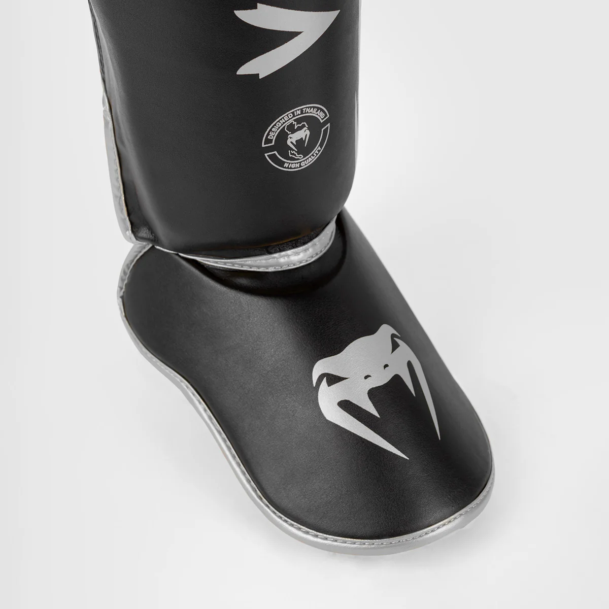 Shinguards Venum Challenger Black-silver  - Image 5
