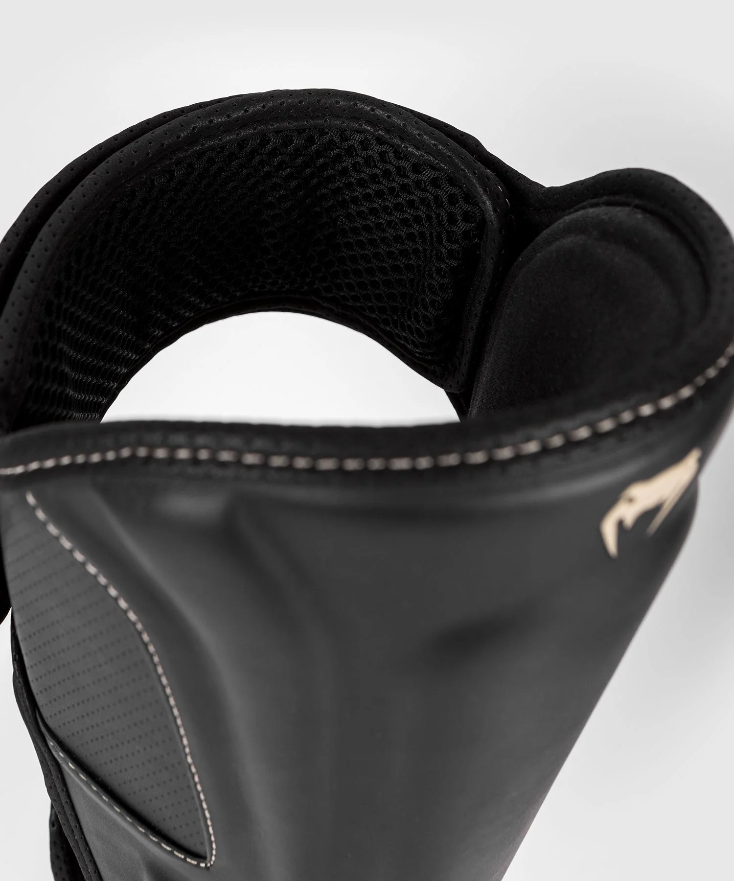 Shinguards Venum Impact Evo  - Image 7