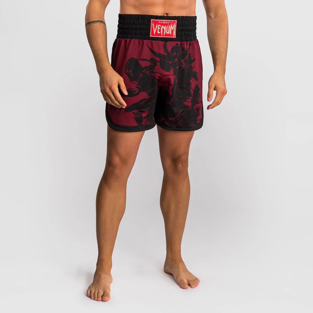 Shorts kick-thai Venum Assassin's Creed Shadows Red-black 