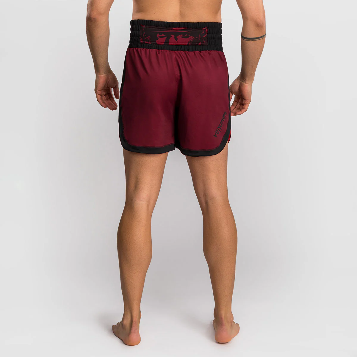 Shorts kick-thai Venum Assassin's Creed Shadows Red-black  - Image 3