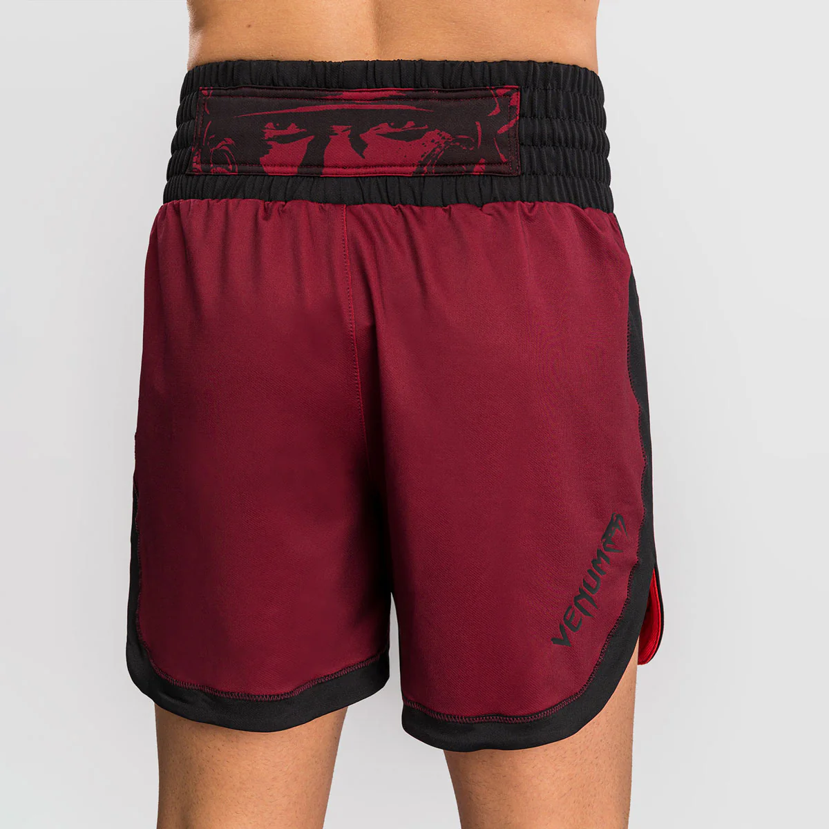 Shorts kick-thai Venum Assassin's Creed Shadows Red-black  - Image 6