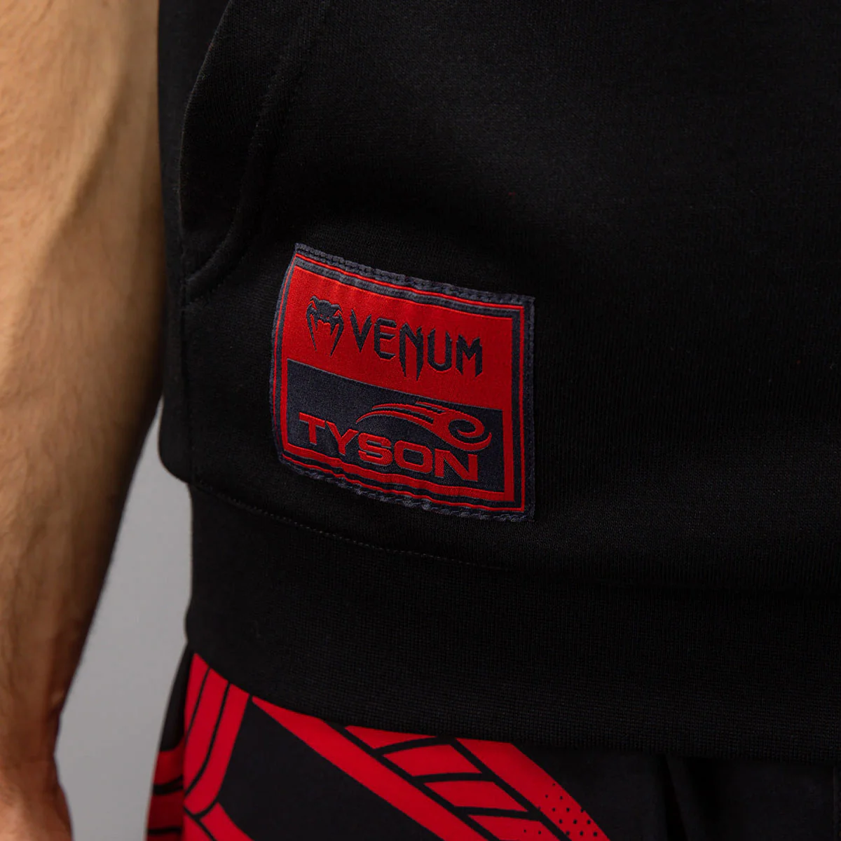 Sweatshirt sleeveless Venum x Mike Tyson Tiger with hood Black  - Image 4