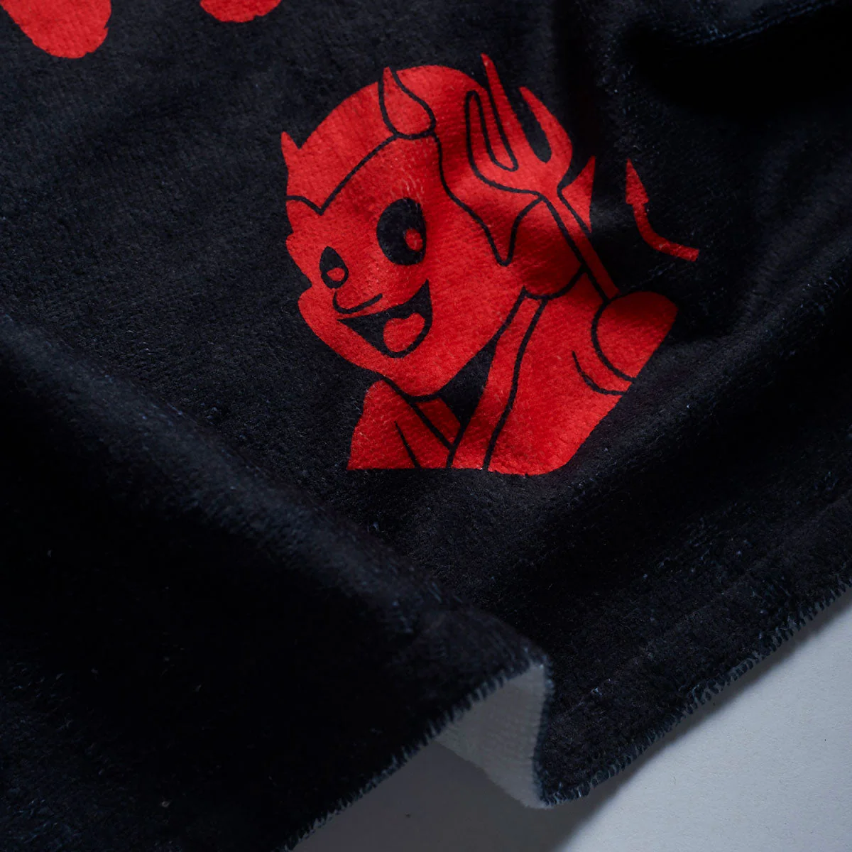 Towel Manto Hell Red  - Image 2