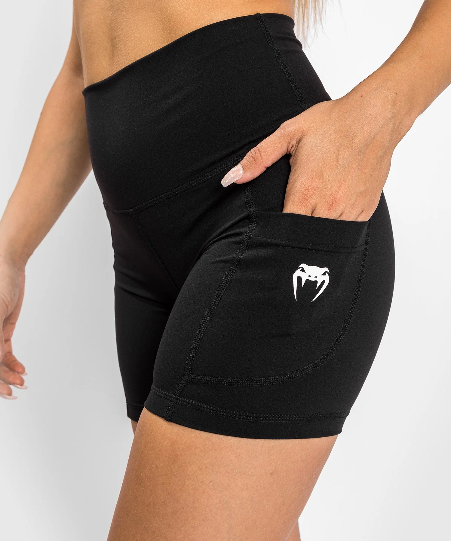 Women's shorts Venum Essential  - Image 4